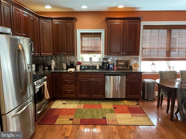 2440 S 19TH ST, Philadelphia, PA 19145