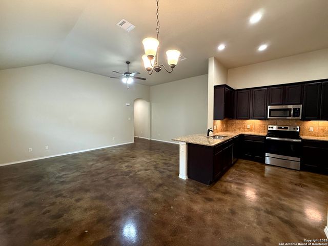 228 Ragsdale, New Braunfels, TX 78130