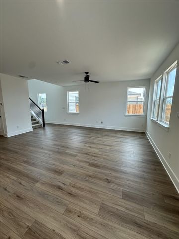 138 Kislingbury LN, Kyle, TX 78640
