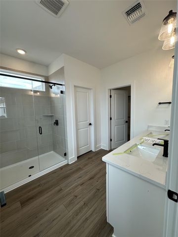 138 Kislingbury LN, Kyle, TX 78640