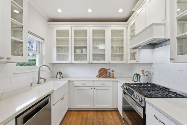 221 Hudson Street, Redwood City, CA 94062