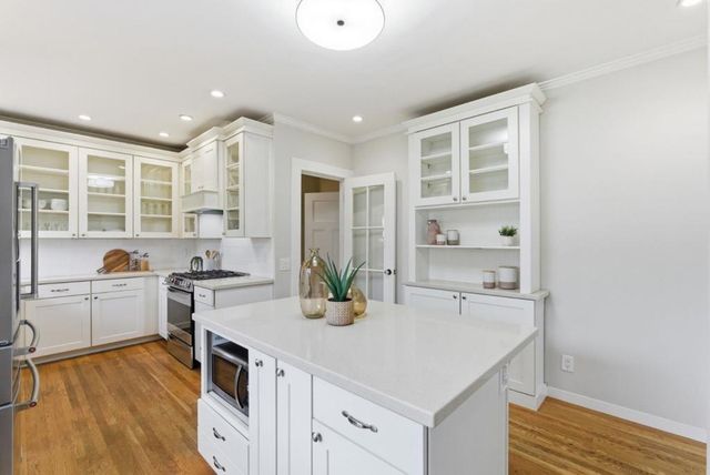 221 Hudson Street, Redwood City, CA 94062