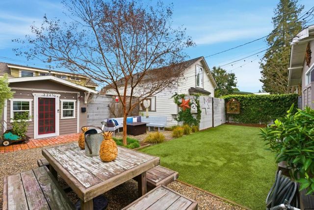 221 Hudson Street, Redwood City, CA 94062