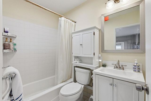 221 Hudson Street, Redwood City, CA 94062