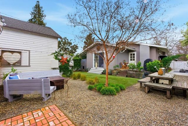 221 Hudson Street, Redwood City, CA 94062