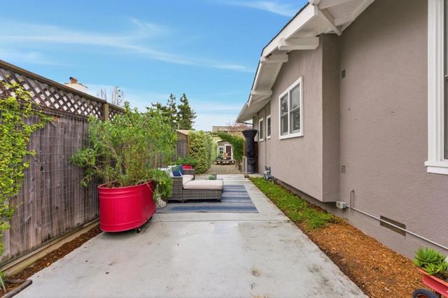 221 Hudson Street, Redwood City, CA 94062