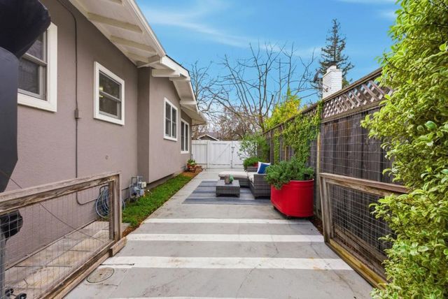 221 Hudson Street, Redwood City, CA 94062