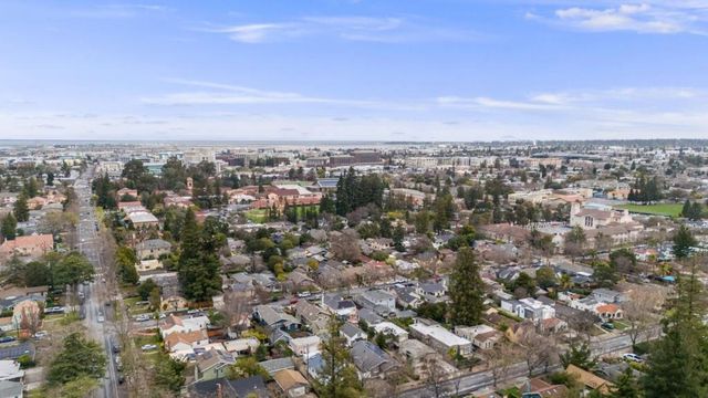 221 Hudson Street, Redwood City, CA 94062