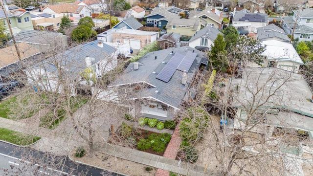 221 Hudson Street, Redwood City, CA 94062