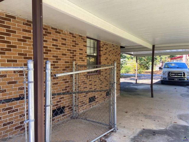 65 Mathews Street, Fort Valley, GA 31030