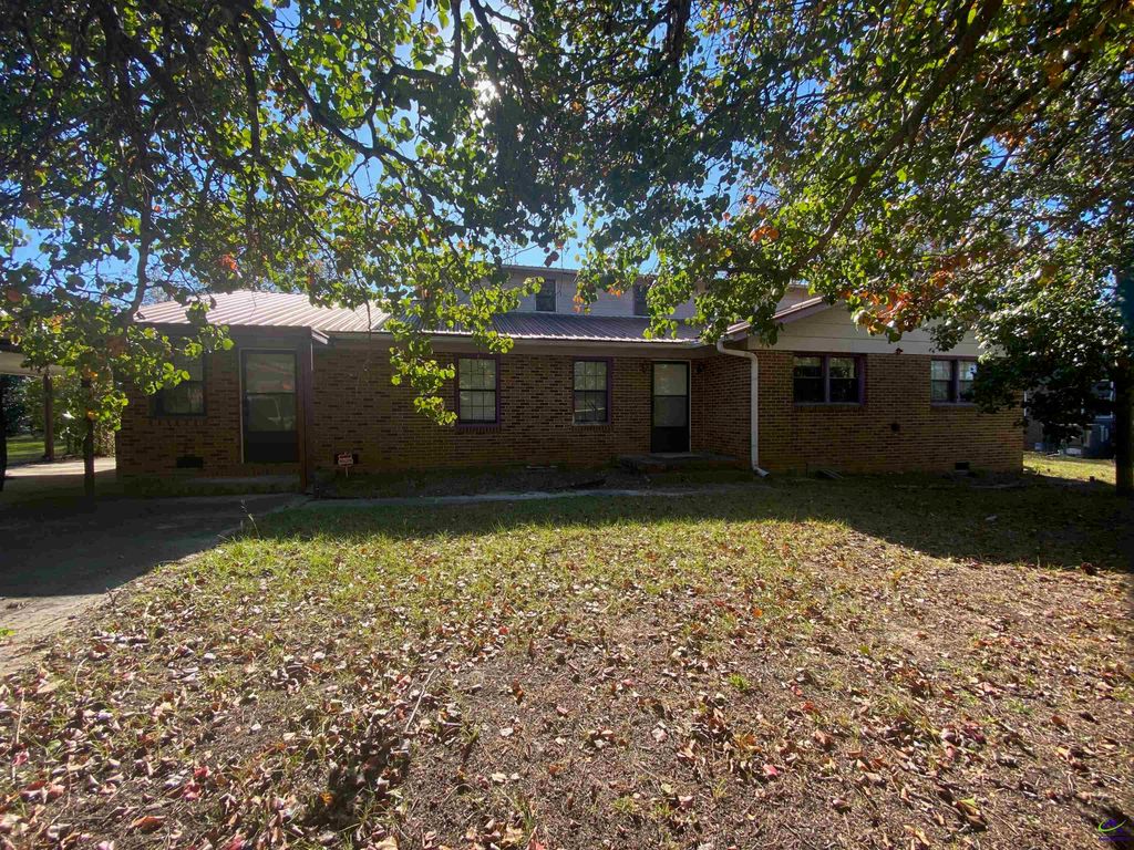 65 Mathews Street, Fort Valley, GA 31030