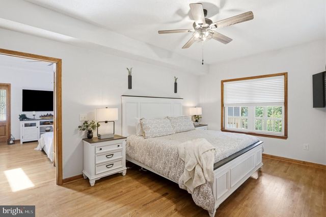 370 HEMLOCK CT, Paw Paw, WV 25434