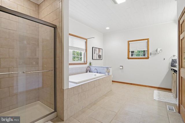370 HEMLOCK CT, Paw Paw, WV 25434