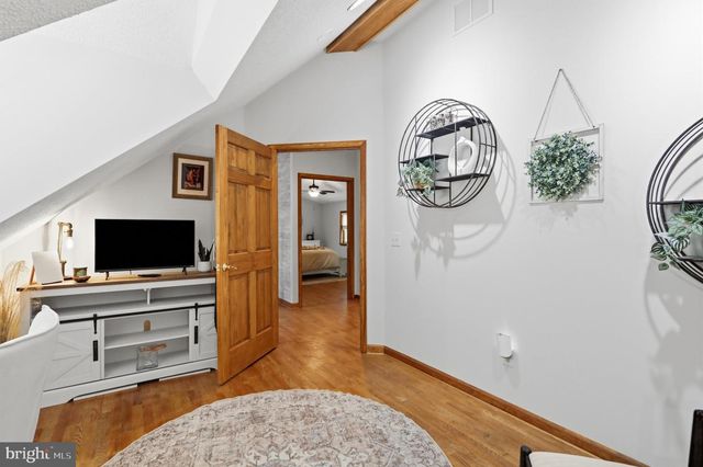 370 HEMLOCK CT, Paw Paw, WV 25434