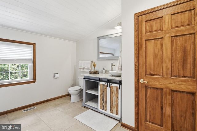 370 HEMLOCK CT, Paw Paw, WV 25434