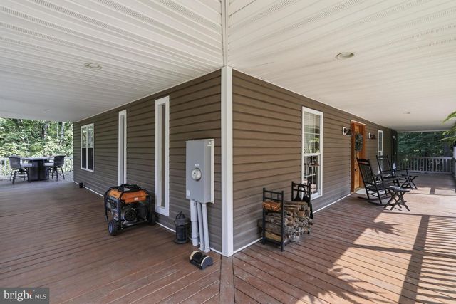 370 HEMLOCK CT, Paw Paw, WV 25434