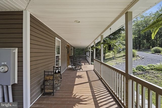 370 HEMLOCK CT, Paw Paw, WV 25434