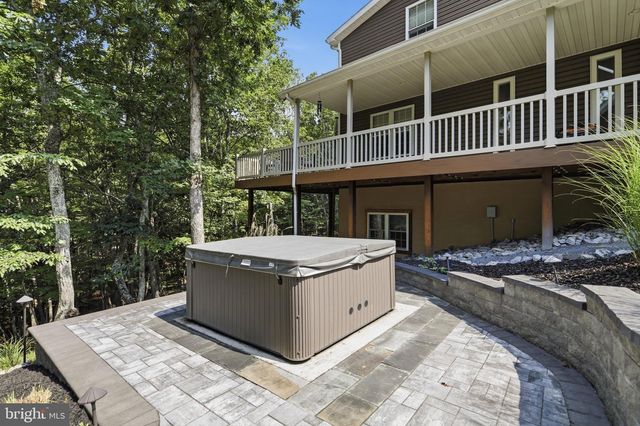 370 HEMLOCK CT, Paw Paw, WV 25434