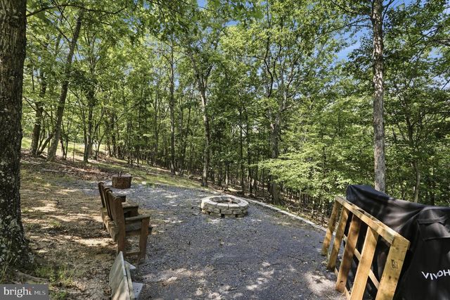 370 HEMLOCK CT, Paw Paw, WV 25434
