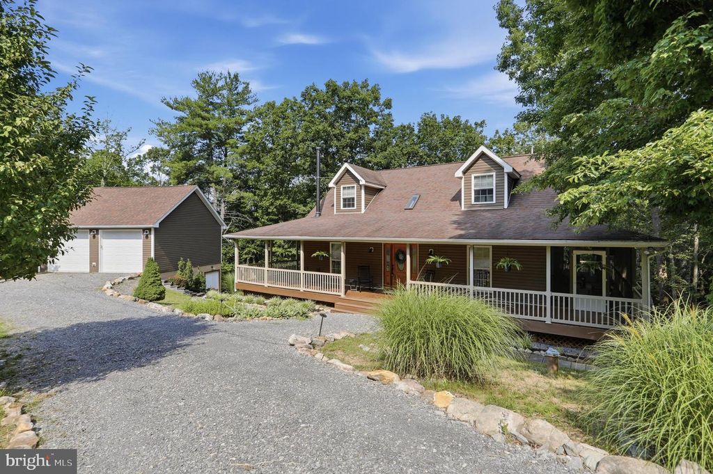 370 HEMLOCK CT, Paw Paw, WV 25434