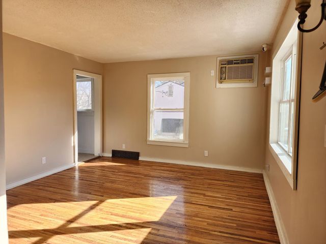 1544 Duluth Street, Saint Paul, MN 55106