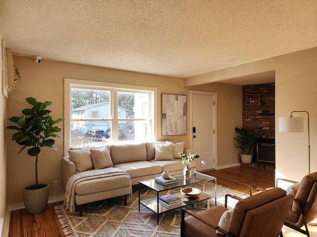 1544 Duluth Street, Saint Paul, MN 55106