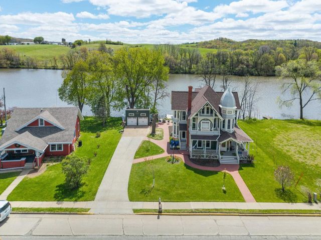 560 Water Avenue, Hillsboro, WI 54364
