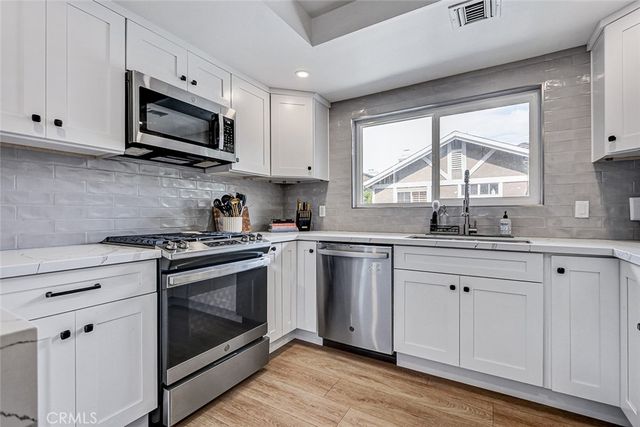 1917 Nelson Avenue E, Redondo Beach, CA 90278