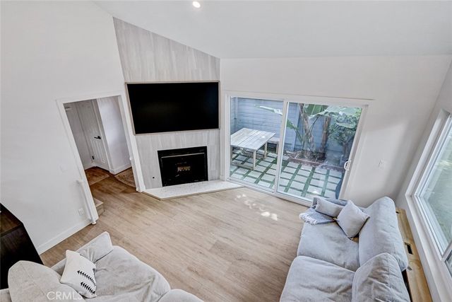 1917 Nelson Avenue E, Redondo Beach, CA 90278