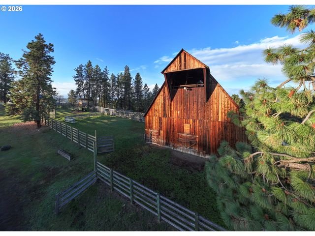 83584 TROY Rd, Wallowa, OR 97885