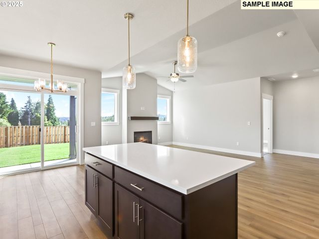 2205 E JUNIPER Cir, La Center, WA 98629
