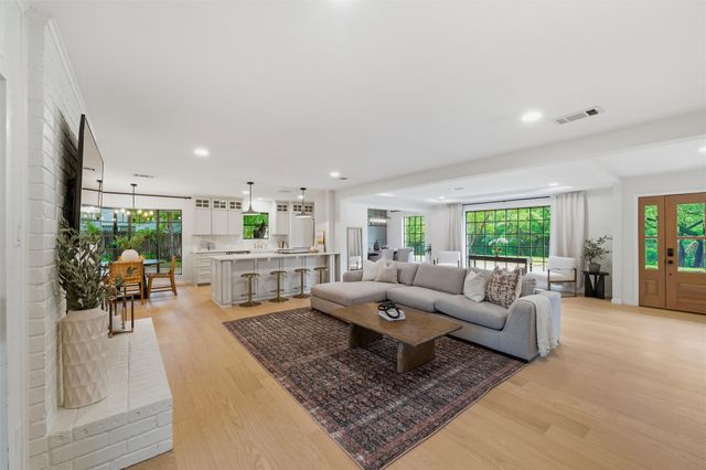 7054 Tamarack Road, Fort Worth, TX 76116