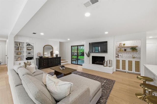 7054 Tamarack Road, Fort Worth, TX 76116