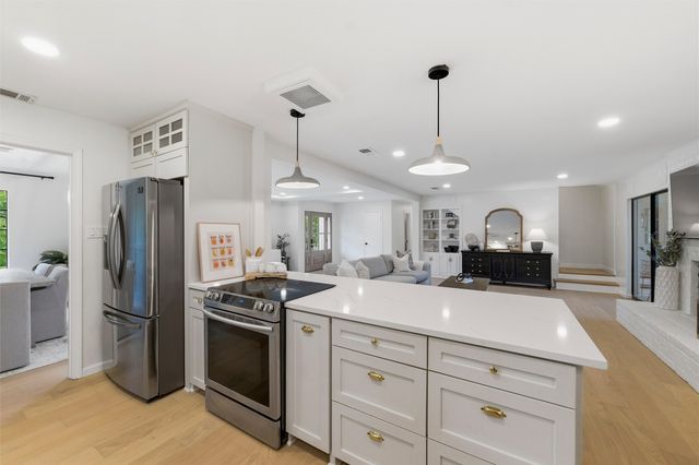 7054 Tamarack Road, Fort Worth, TX 76116