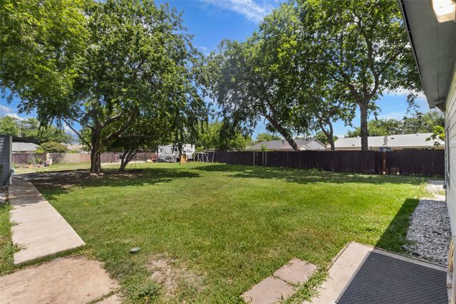 1065 Sunset Circle, Garland, TX 75040