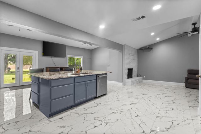 1065 Sunset Circle, Garland, TX 75040