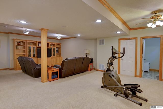 2128 Liberty Lane, Papillion, NE 68133