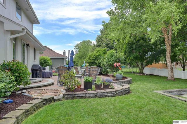 2128 Liberty Lane, Papillion, NE 68133