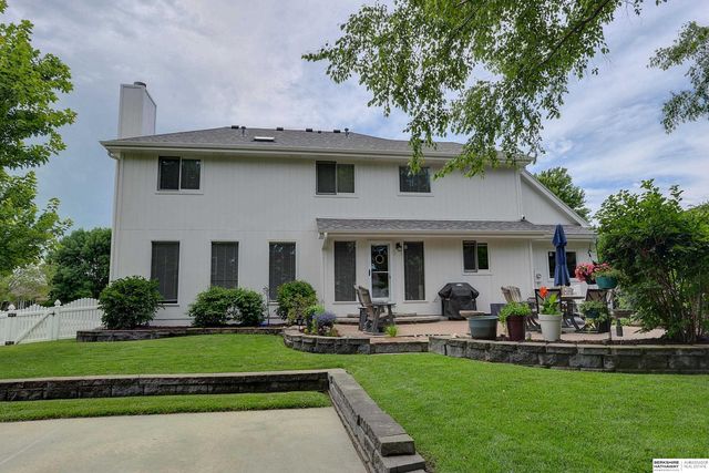 2128 Liberty Lane, Papillion, NE 68133