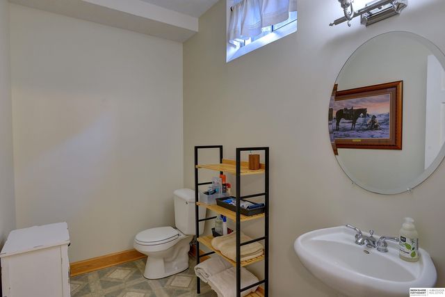 2128 Liberty Lane, Papillion, NE 68133