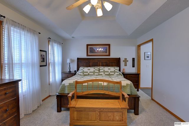 2128 Liberty Lane, Papillion, NE 68133