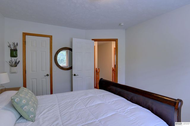 2128 Liberty Lane, Papillion, NE 68133
