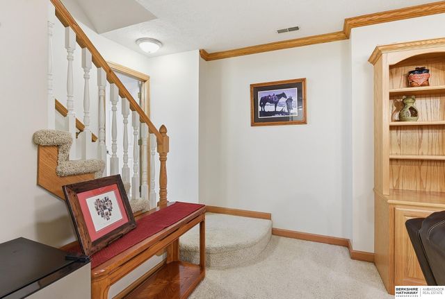 2128 Liberty Lane, Papillion, NE 68133