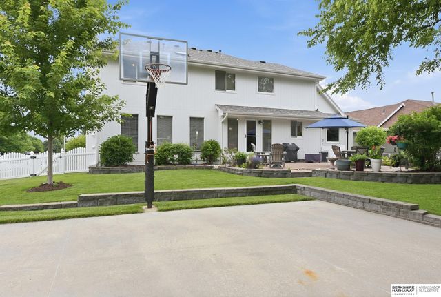 2128 Liberty Lane, Papillion, NE 68133