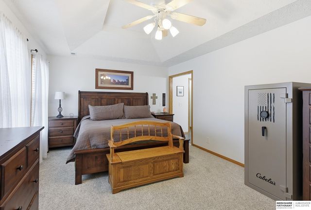2128 Liberty Lane, Papillion, NE 68133