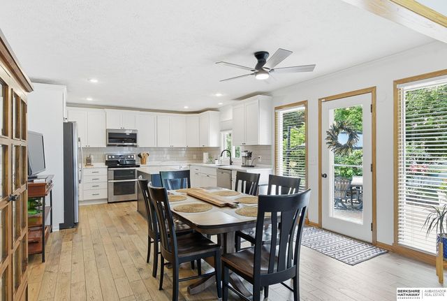 2128 Liberty Lane, Papillion, NE 68133