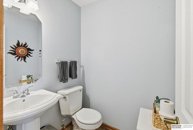 2128 Liberty Lane, Papillion, NE 68133