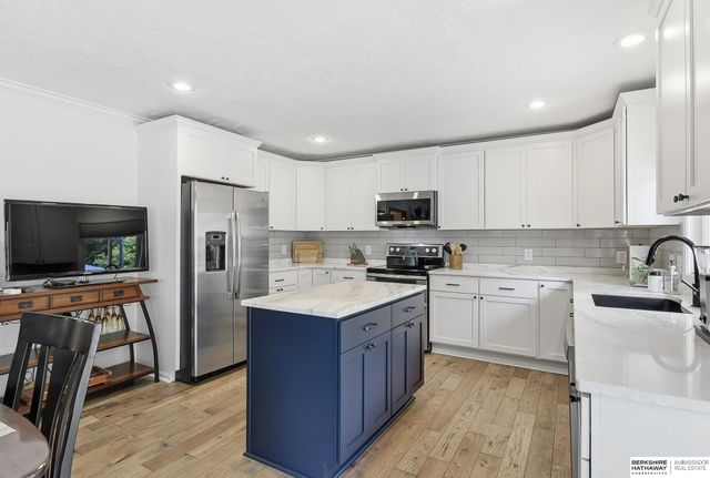 2128 Liberty Lane, Papillion, NE 68133