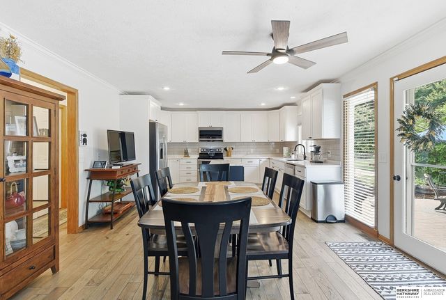 2128 Liberty Lane, Papillion, NE 68133