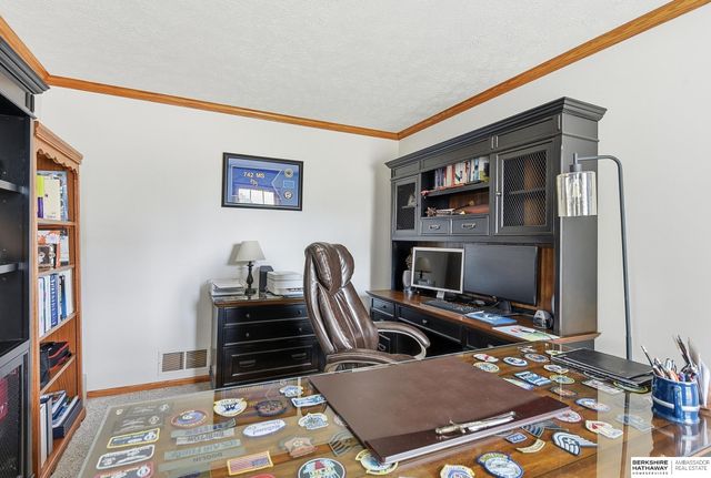 2128 Liberty Lane, Papillion, NE 68133